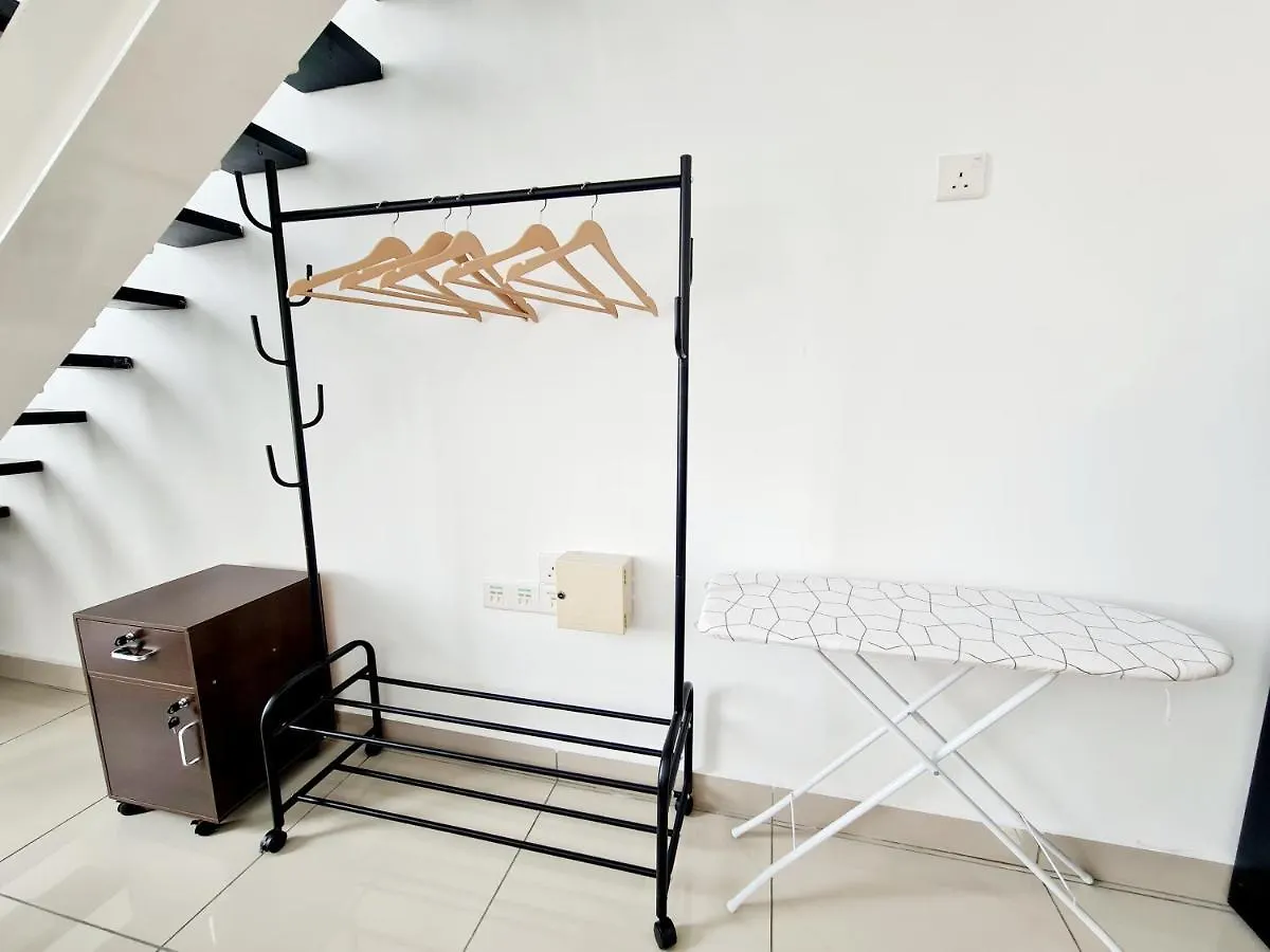 Cosmos 7 Guest Scott Garden, Duplex 1 Room Old Klang Road, Taman Desa, Kuchai Lama, Bangsar South, Pearl Point, Mid Valley, Kuala Lumpur Apartment